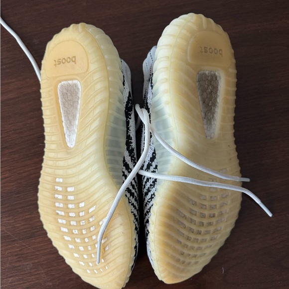 Adidas Men 6 Women 7.5 - Black and White - Picture 4 of 5